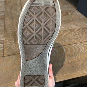 LIKE NEW maroon Converse